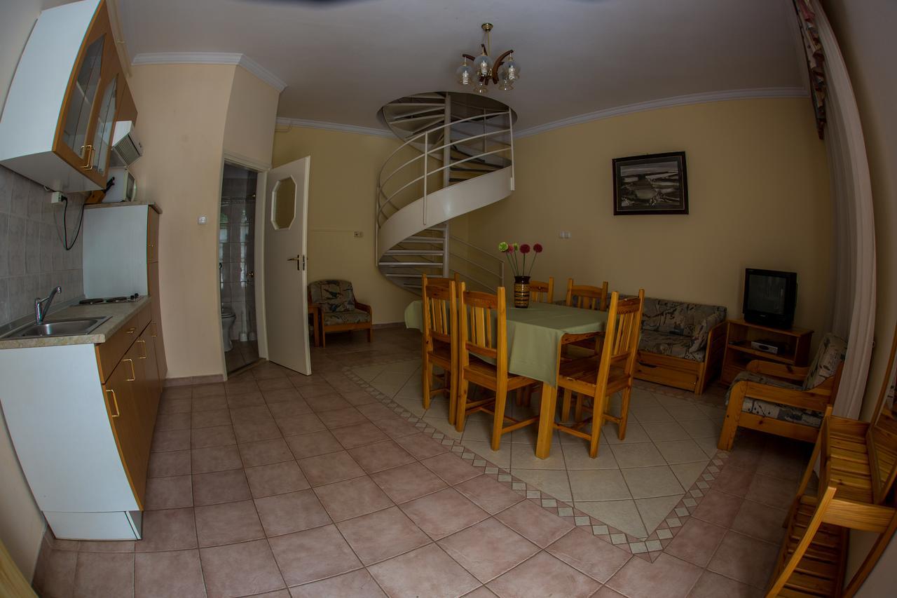 Aqua Line Apartmanhaz Hajdúszoboszló 外观 照片