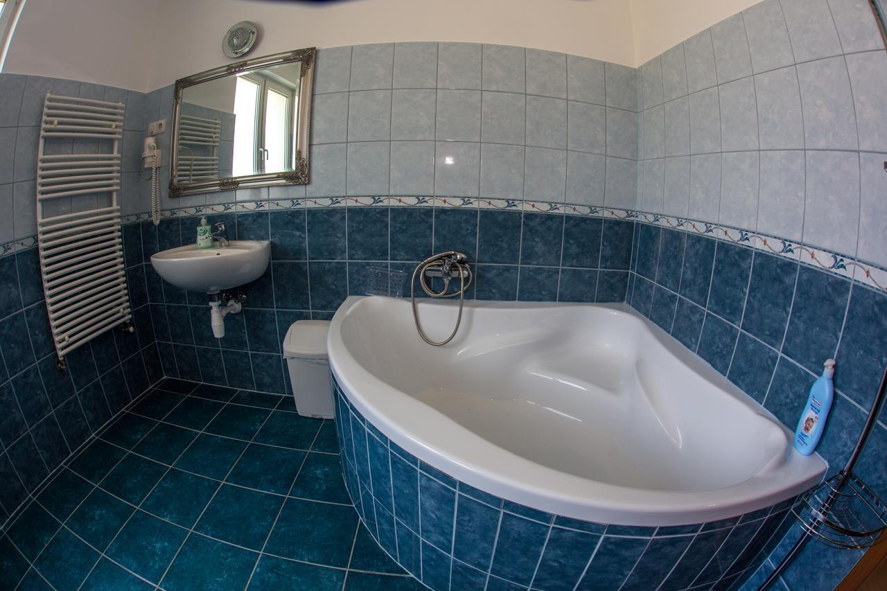 Aqua Line Apartmanhaz Hajdúszoboszló 外观 照片