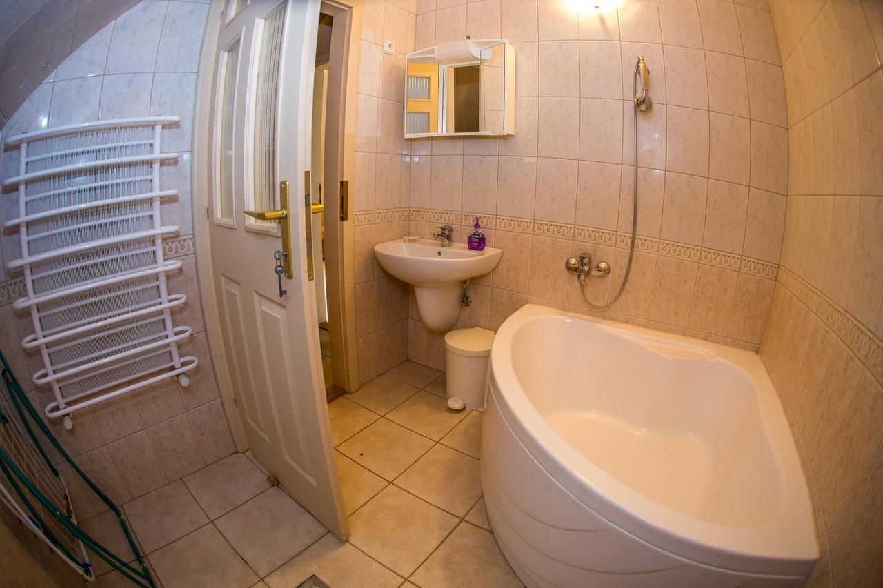 Aqua Line Apartmanhaz Hajdúszoboszló 外观 照片