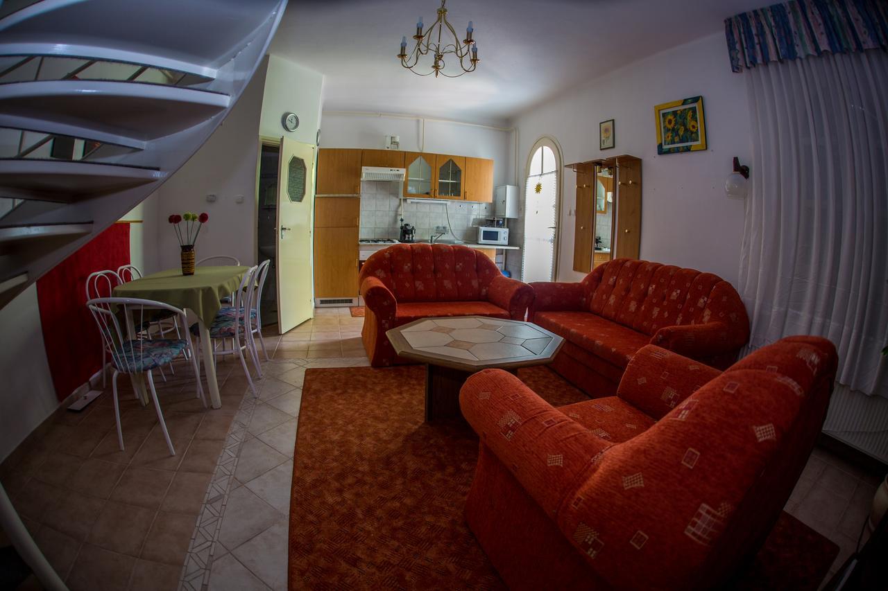 Aqua Line Apartmanhaz Hajdúszoboszló 外观 照片