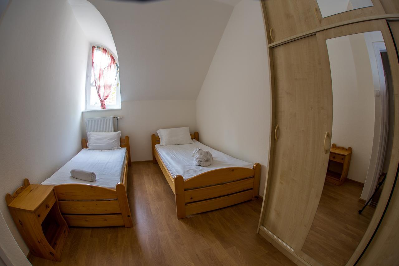 Aqua Line Apartmanhaz Hajdúszoboszló 外观 照片