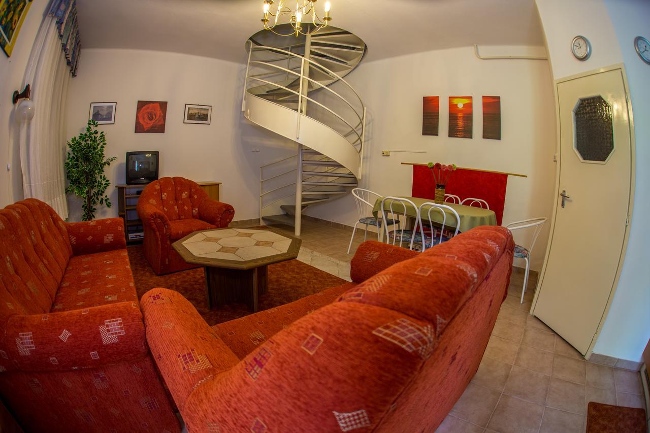 Aqua Line Apartmanhaz Hajdúszoboszló 外观 照片