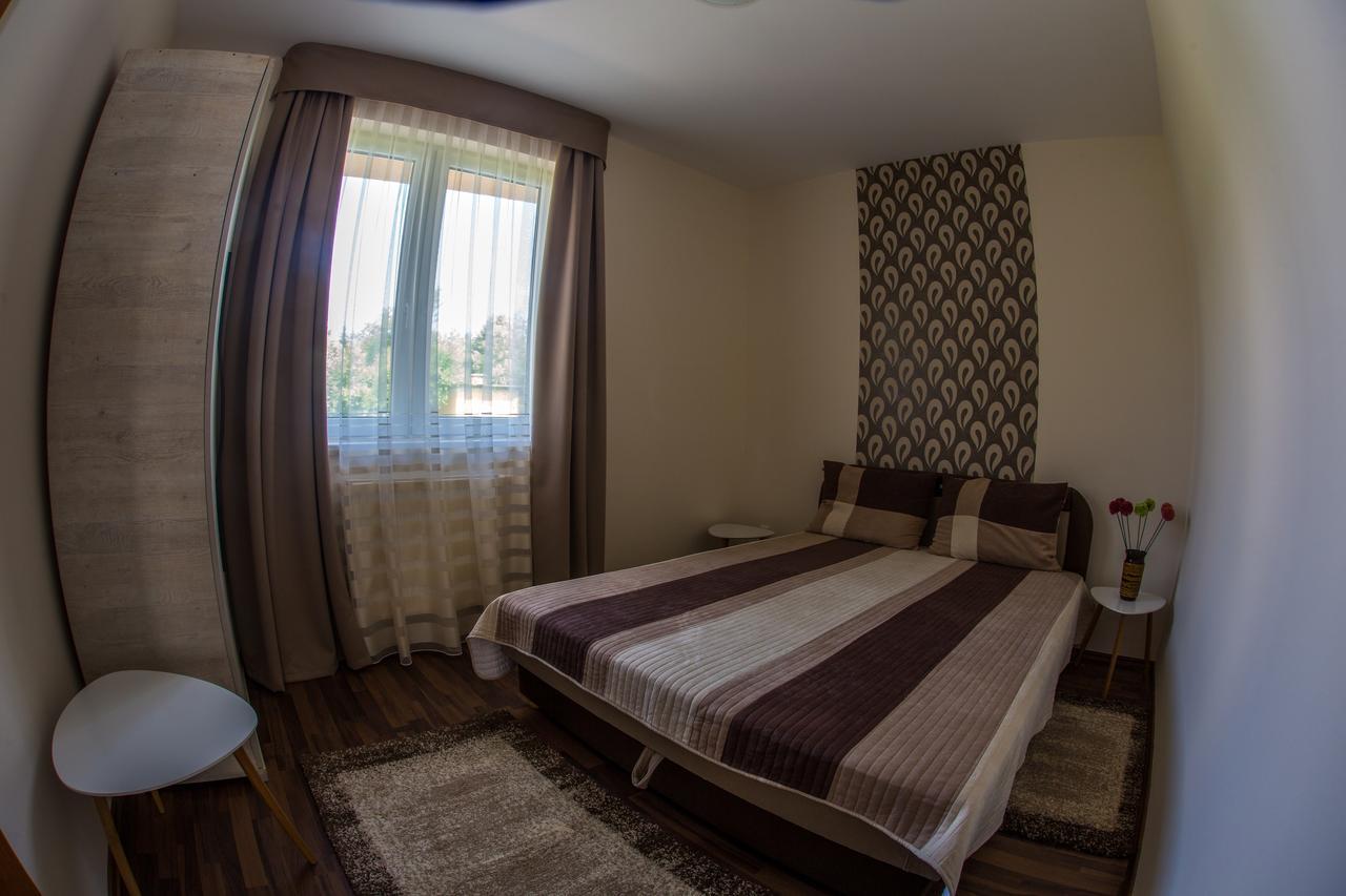 Aqua Line Apartmanhaz Hajdúszoboszló 外观 照片
