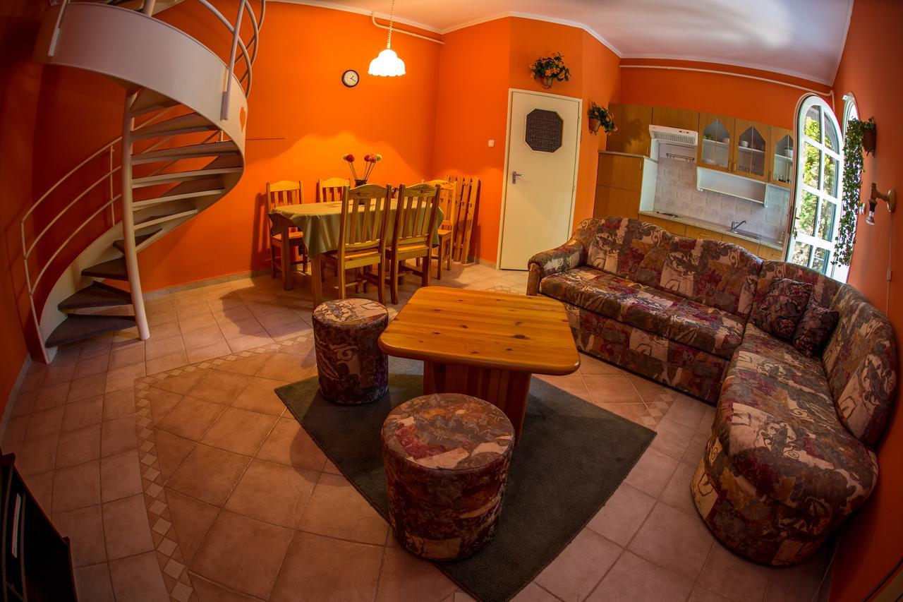 Aqua Line Apartmanhaz Hajdúszoboszló 外观 照片