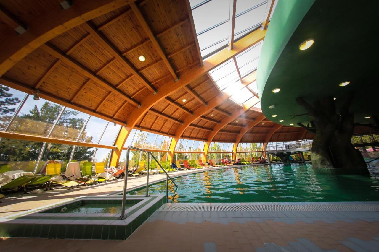 Aqua Line Apartmanhaz Hajdúszoboszló 外观 照片