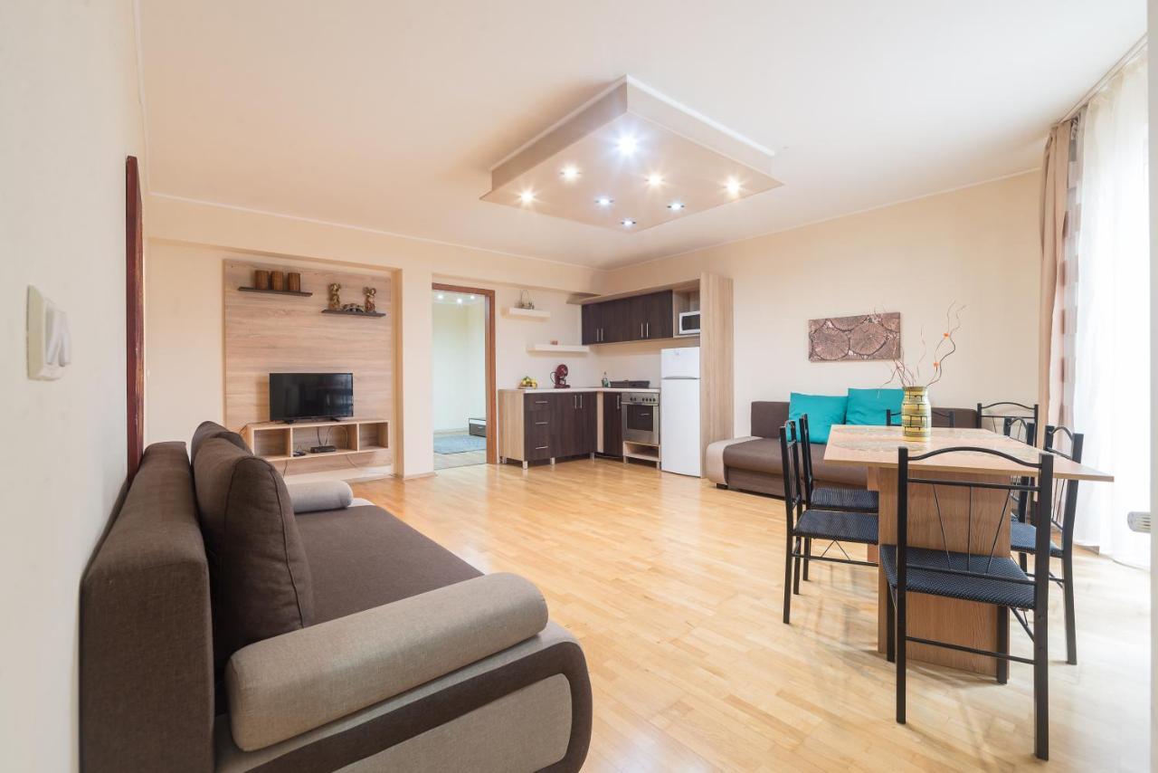 Aqua Line Apartmanhaz Hajdúszoboszló 外观 照片