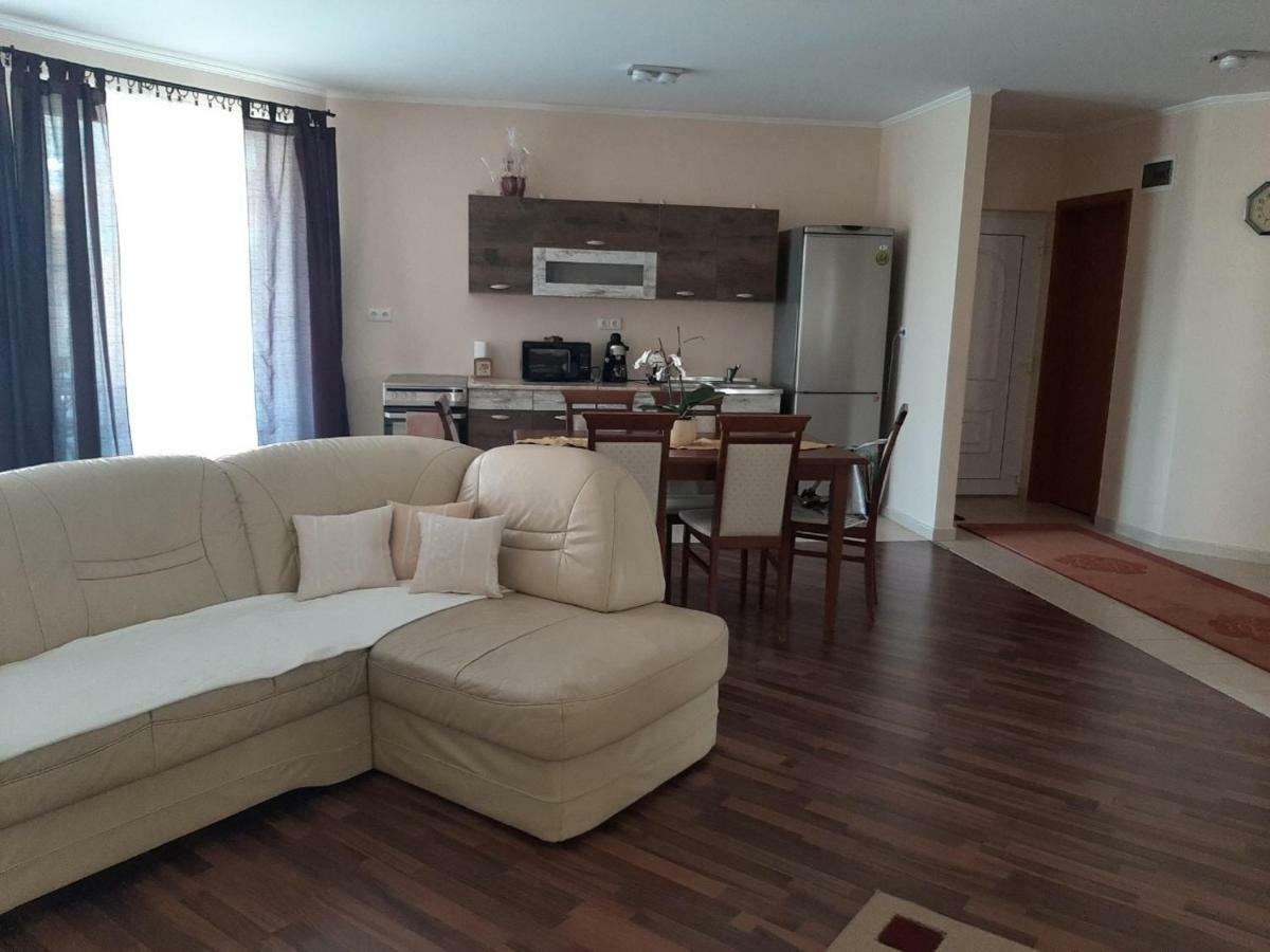 Aqua Line Apartmanhaz Hajdúszoboszló 外观 照片